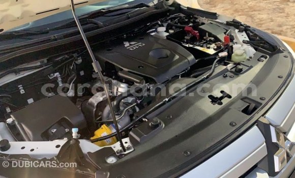 Buy Import Mitsubishi L200 White Car in Import - Dubai in Ashanti Buy Import Mitsubishi L200 White Car in Import - Dubai in Ashanti