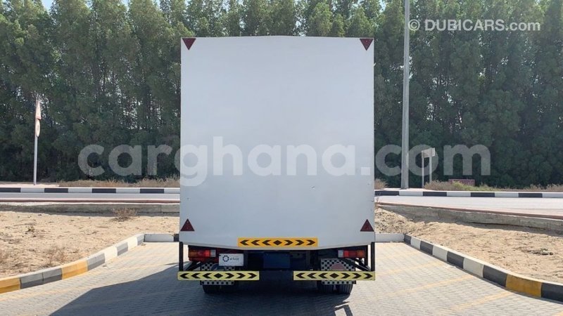 Big with watermark mitsubishi carisma ashanti import dubai 37705