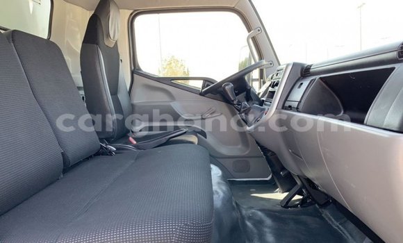 Buy Import Mitsubishi Carisma White Car in Import - Dubai in Ashanti Buy Import Mitsubishi Carisma White Car in Import - Dubai in Ashanti