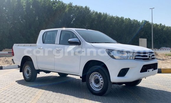Sayi Imported Toyota Hilux White Mota in Import - Dubai a Ashanti Sayi Imported Toyota Hilux White Mota in Import - Dubai a Ashanti