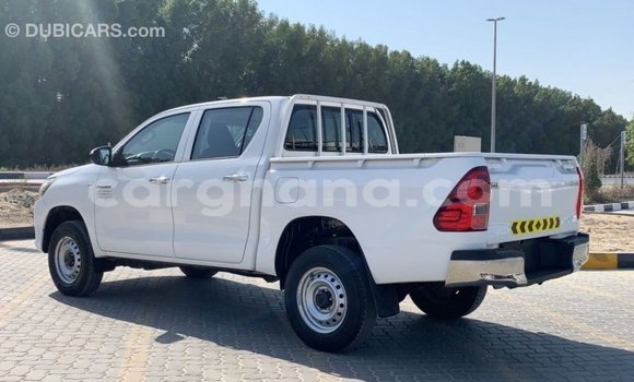 Sayi Imported Toyota Hilux White Mota in Import - Dubai a Ashanti Sayi Imported Toyota Hilux White Mota in Import - Dubai a Ashanti