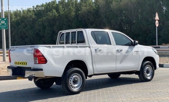 Sayi Imported Toyota Hilux White Mota in Import - Dubai a Ashanti Sayi Imported Toyota Hilux White Mota in Import - Dubai a Ashanti