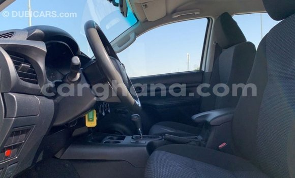 Sayi Imported Toyota Hilux White Mota in Import - Dubai a Ashanti Sayi Imported Toyota Hilux White Mota in Import - Dubai a Ashanti