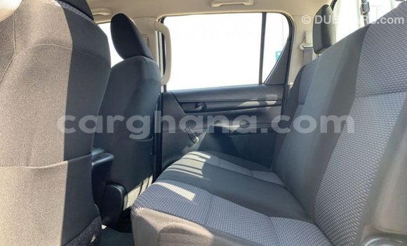 Sayi Imported Toyota Hilux White Mota in Import - Dubai a Ashanti Sayi Imported Toyota Hilux White Mota in Import - Dubai a Ashanti