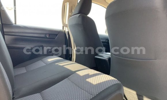 Sayi Imported Toyota Hilux White Mota in Import - Dubai a Ashanti Sayi Imported Toyota Hilux White Mota in Import - Dubai a Ashanti