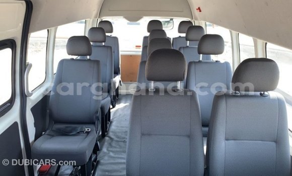 Ra Imported Toyota Hiace funfun Ọkọ̀ in Import - Dubai ni Ashanti Ra Imported Toyota Hiace funfun Ọkọ̀ in Import - Dubai ni Ashanti