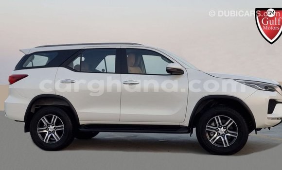 Buy Import Toyota Fortuner White Car in Import - Dubai in Ashanti Buy Import Toyota Fortuner White Car in Import - Dubai in Ashanti