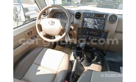 Ra Imported Toyota Land Cruiser funfun Ọkọ̀ in Import - Dubai ni Ashanti Ra Imported Toyota Land Cruiser funfun Ọkọ̀ in Import - Dubai ni Ashanti