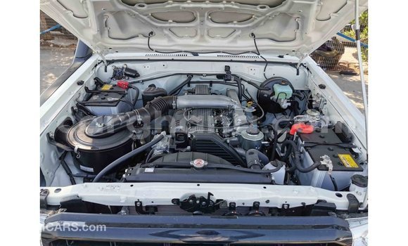 Ra Imported Toyota Land Cruiser funfun Ọkọ̀ in Import - Dubai ni Ashanti Ra Imported Toyota Land Cruiser funfun Ọkọ̀ in Import - Dubai ni Ashanti