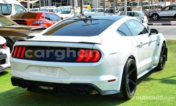Ra Imported Ford Mustang funfun Ọkọ̀ in Import - Dubai ni Ashanti Ra Imported Ford Mustang funfun Ọkọ̀ in Import - Dubai ni Ashanti