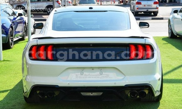 Ra Imported Ford Mustang funfun Ọkọ̀ in Import - Dubai ni Ashanti Ra Imported Ford Mustang funfun Ọkọ̀ in Import - Dubai ni Ashanti