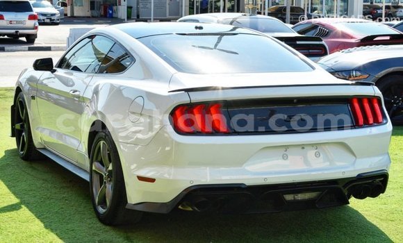 Ra Imported Ford Mustang funfun Ọkọ̀ in Import - Dubai ni Ashanti Ra Imported Ford Mustang funfun Ọkọ̀ in Import - Dubai ni Ashanti