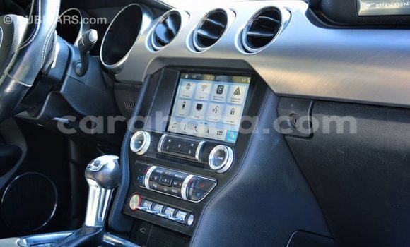 Ra Imported Ford Mustang funfun Ọkọ̀ in Import - Dubai ni Ashanti Ra Imported Ford Mustang funfun Ọkọ̀ in Import - Dubai ni Ashanti