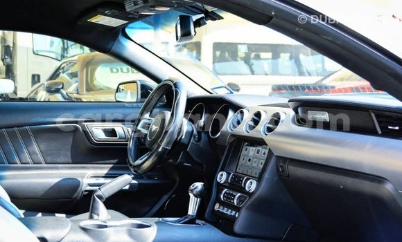 Ra Imported Ford Mustang funfun Ọkọ̀ in Import - Dubai ni Ashanti Ra Imported Ford Mustang funfun Ọkọ̀ in Import - Dubai ni Ashanti