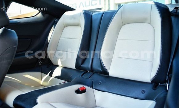 Ra Imported Ford Mustang funfun Ọkọ̀ in Import - Dubai ni Ashanti Ra Imported Ford Mustang funfun Ọkọ̀ in Import - Dubai ni Ashanti