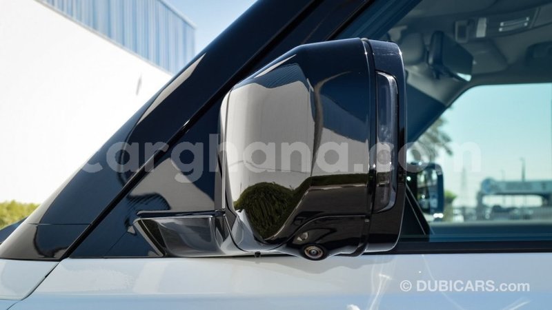 Big with watermark land rover defender ashanti import dubai 37734