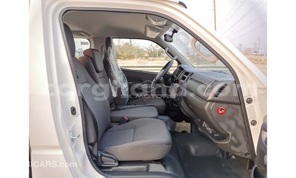 Buy Import Toyota Hiace White Car in Import - Dubai in Ashanti Buy Import Toyota Hiace White Car in Import - Dubai in Ashanti