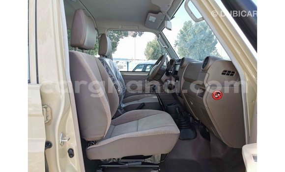 Sayi Imported Toyota Land Cruiser M Mota in Import - Dubai a Ashanti Sayi Imported Toyota Land Cruiser M Mota in Import - Dubai a Ashanti