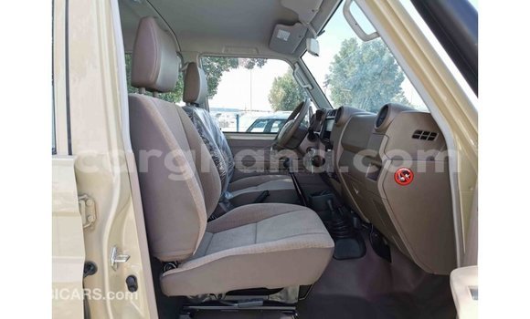 Sayi Imported Toyota Land Cruiser M Mota in Import - Dubai a Ashanti Sayi Imported Toyota Land Cruiser M Mota in Import - Dubai a Ashanti