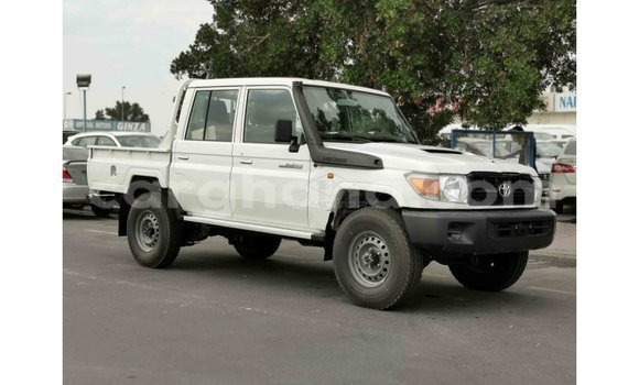 Ra Imported Toyota Land Cruiser funfun Ọkọ̀ in Import - Dubai ni Ashanti Ra Imported Toyota Land Cruiser funfun Ọkọ̀ in Import - Dubai ni Ashanti