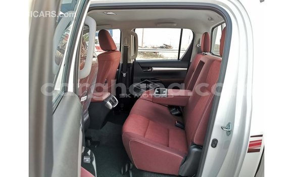 Ra Imported Toyota Hilux funfun Ọkọ̀ in Import - Dubai ni Ashanti Ra Imported Toyota Hilux funfun Ọkọ̀ in Import - Dubai ni Ashanti