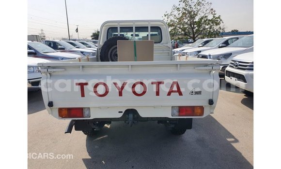 Buy Import Toyota Land Cruiser White Car in Import - Dubai in Ashanti Buy Import Toyota Land Cruiser White Car in Import - Dubai in Ashanti