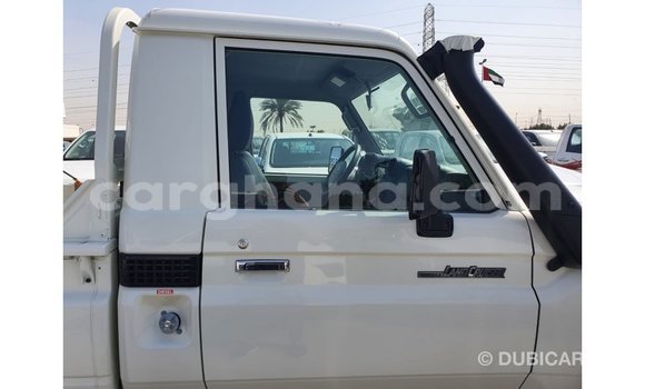Buy Import Toyota Land Cruiser White Car in Import - Dubai in Ashanti Buy Import Toyota Land Cruiser White Car in Import - Dubai in Ashanti