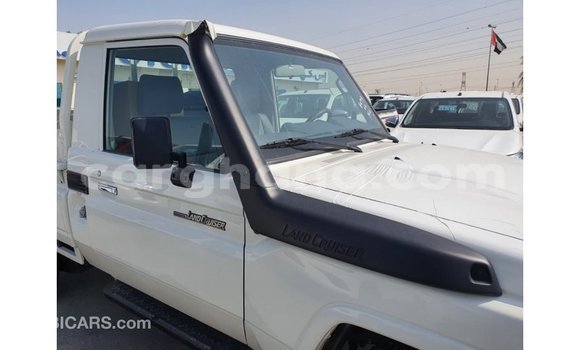 Buy Import Toyota Land Cruiser White Car in Import - Dubai in Ashanti Buy Import Toyota Land Cruiser White Car in Import - Dubai in Ashanti