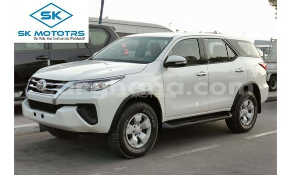 Sayi Imported Toyota Fortuner White Mota in Import - Dubai a Ashanti Sayi Imported Toyota Fortuner White Mota in Import - Dubai a Ashanti