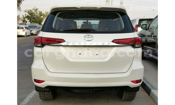 Sayi Imported Toyota Fortuner White Mota in Import - Dubai a Ashanti Sayi Imported Toyota Fortuner White Mota in Import - Dubai a Ashanti