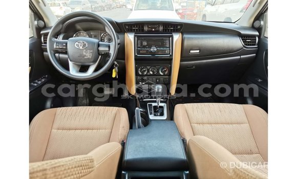Sayi Imported Toyota Fortuner White Mota in Import - Dubai a Ashanti Sayi Imported Toyota Fortuner White Mota in Import - Dubai a Ashanti