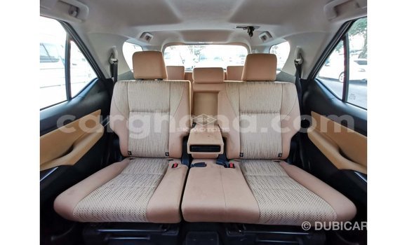 Sayi Imported Toyota Fortuner White Mota in Import - Dubai a Ashanti Sayi Imported Toyota Fortuner White Mota in Import - Dubai a Ashanti