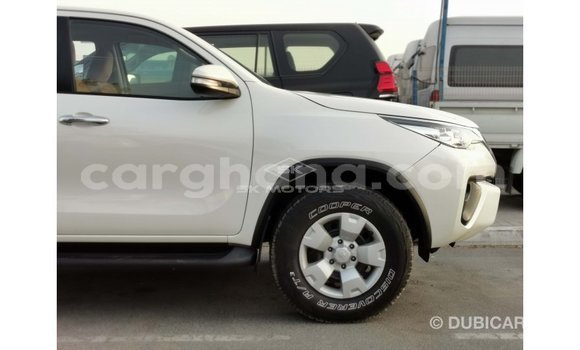 Sayi Imported Toyota Fortuner White Mota in Import - Dubai a Ashanti Sayi Imported Toyota Fortuner White Mota in Import - Dubai a Ashanti