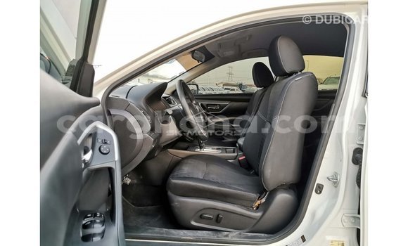 Ra Imported Nissan Altima funfun Ọkọ̀ in Import - Dubai ni Ashanti Ra Imported Nissan Altima funfun Ọkọ̀ in Import - Dubai ni Ashanti