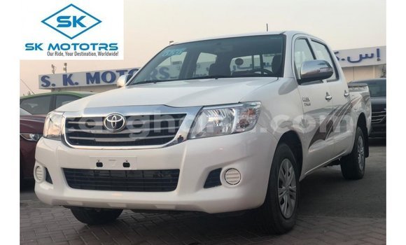 Buy Import Toyota Hilux White Car in Import - Dubai in Ashanti Buy Import Toyota Hilux White Car in Import - Dubai in Ashanti