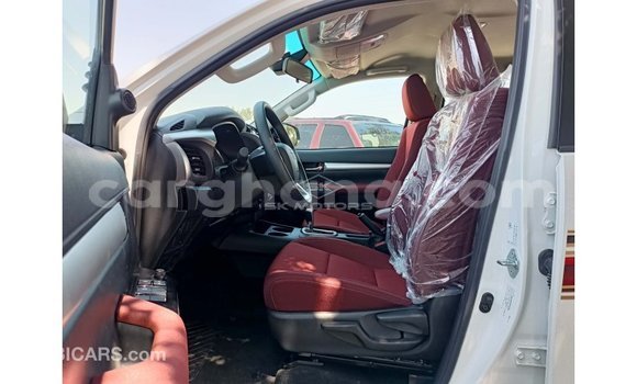 Ra Imported Toyota Hilux funfun Ọkọ̀ in Import - Dubai ni Ashanti Ra Imported Toyota Hilux funfun Ọkọ̀ in Import - Dubai ni Ashanti