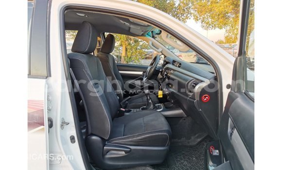 Buy Import Toyota Hilux White Car in Import - Dubai in Ashanti Buy Import Toyota Hilux White Car in Import - Dubai in Ashanti