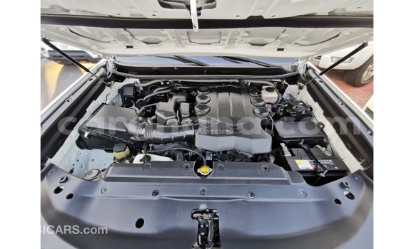 Sayi Imported Toyota Prado White Mota in Import - Dubai a Ashanti Sayi Imported Toyota Prado White Mota in Import - Dubai a Ashanti