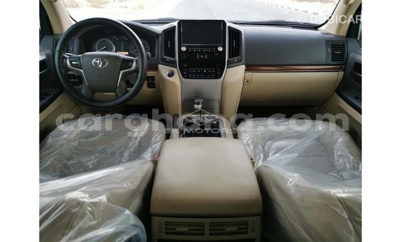 Sayi Imported Toyota Land Cruiser White Mota in Import - Dubai a Ashanti Sayi Imported Toyota Land Cruiser White Mota in Import - Dubai a Ashanti