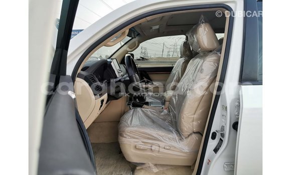 Sayi Imported Toyota Land Cruiser White Mota in Import - Dubai a Ashanti Sayi Imported Toyota Land Cruiser White Mota in Import - Dubai a Ashanti