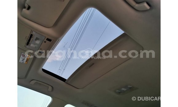 Sayi Imported Toyota Land Cruiser White Mota in Import - Dubai a Ashanti Sayi Imported Toyota Land Cruiser White Mota in Import - Dubai a Ashanti