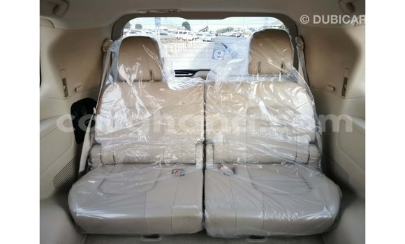 Sayi Imported Toyota Land Cruiser White Mota in Import - Dubai a Ashanti Sayi Imported Toyota Land Cruiser White Mota in Import - Dubai a Ashanti