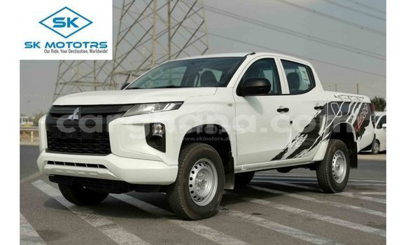 Buy Import Mitsubishi L200 White Car in Import - Dubai in Ashanti Buy Import Mitsubishi L200 White Car in Import - Dubai in Ashanti
