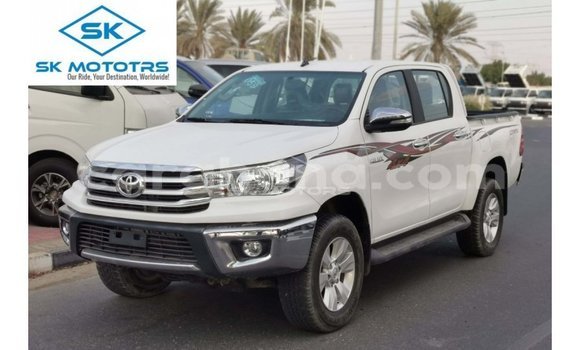 Sayi Imported Toyota Hilux White Mota in Import - Dubai a Ashanti Sayi Imported Toyota Hilux White Mota in Import - Dubai a Ashanti