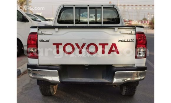 Sayi Imported Toyota Hilux White Mota in Import - Dubai a Ashanti Sayi Imported Toyota Hilux White Mota in Import - Dubai a Ashanti