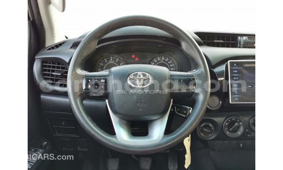 Sayi Imported Toyota Hilux White Mota in Import - Dubai a Ashanti Sayi Imported Toyota Hilux White Mota in Import - Dubai a Ashanti