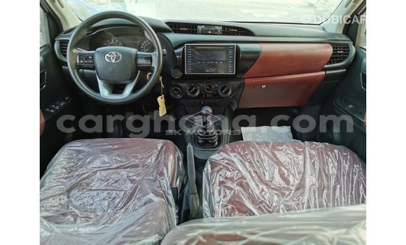 Sayi Imported Toyota Hilux White Mota in Import - Dubai a Ashanti Sayi Imported Toyota Hilux White Mota in Import - Dubai a Ashanti