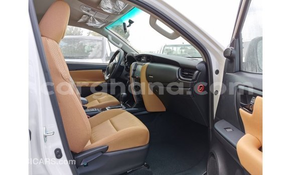 Buy Import Toyota Fortuner White Car in Import - Dubai in Ashanti Buy Import Toyota Fortuner White Car in Import - Dubai in Ashanti