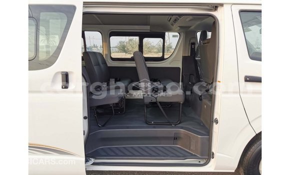 Buy Import Toyota Hiace White Car in Import - Dubai in Ashanti Buy Import Toyota Hiace White Car in Import - Dubai in Ashanti
