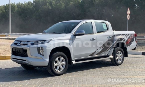 Sayi Imported Mitsubishi L200 White Mota in Import - Dubai a Ashanti Sayi Imported Mitsubishi L200 White Mota in Import - Dubai a Ashanti